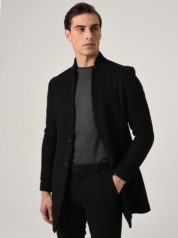 Antioch Between-seasons coat in Black: front