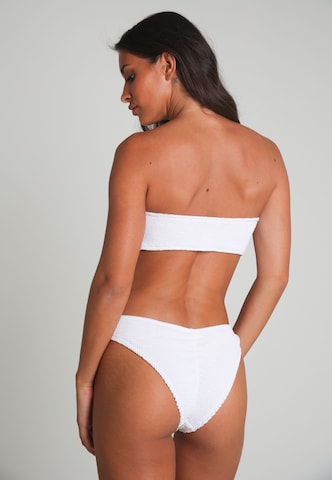 Moda Minx Bikini bottom 'SCRUNCH' in White