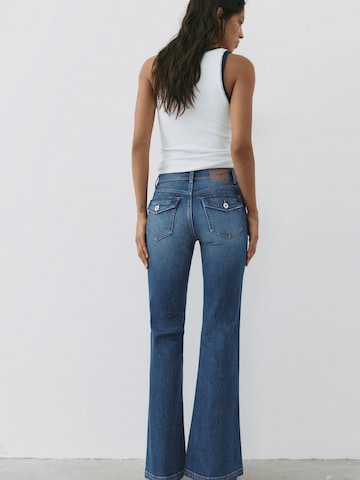 Pull&Bear Дънки Bootcut Дънки в синьо