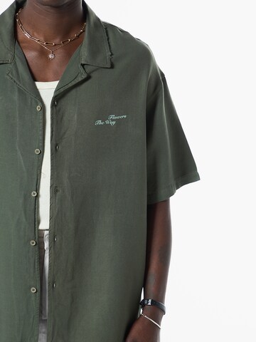 VAMOS CLO Comfort fit Button Up Shirt 'Spirea' in Green