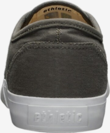 Baskets basses 'Kole' Ethletic en gris