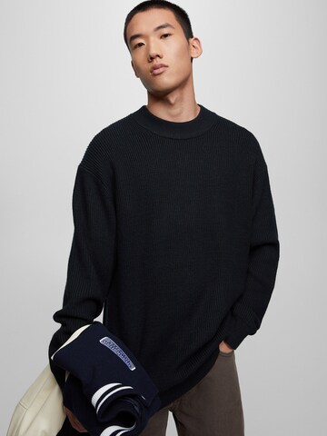 Pull&Bear Sweater in Black: front