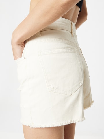 PIECES Regular Jeans 'Kavay' in White