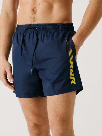 Red Bull Racing x Pepe Jeans Zwemshorts 'Red Bull Racing x Pepe Jeans Motor' in Blauw: voorkant