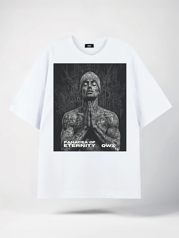Maglietta 'PRAYER' di QWX2 in bianco: frontale