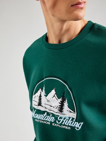 Trendyol Sweatshirt in Grün