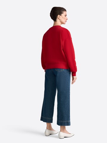 Rich & Royal Sweatshirt in Red