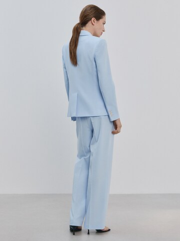 Largi Pantaloni cu dungă 'BOREAL' de la MANGO pe albastru