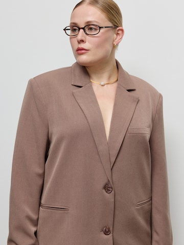 CITA MAASS - Blazer en marrón