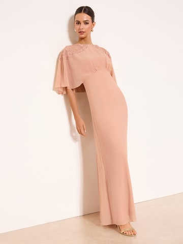 Lipsy Kleid in Beige