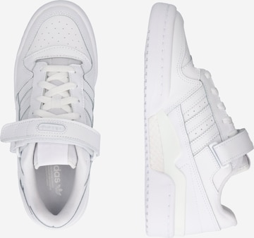 ADIDAS ORIGINALS - Sapatilhas baixas 'Forum' em branco