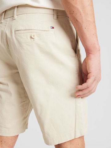 TOMMY HILFIGER - Regular Calças chino 'Harlem' em bege