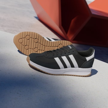 ADIDAS SPORTSWEAR Låg sneaker 'Run 70S 2.0' i svart
