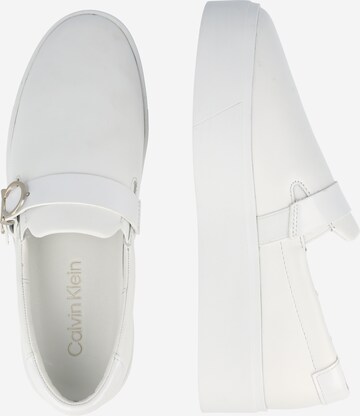 Slipper di Calvin Klein in bianco