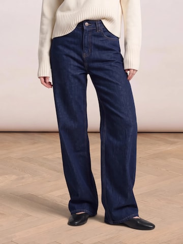noar studios Regular Jeans in Blau: Vorderseite