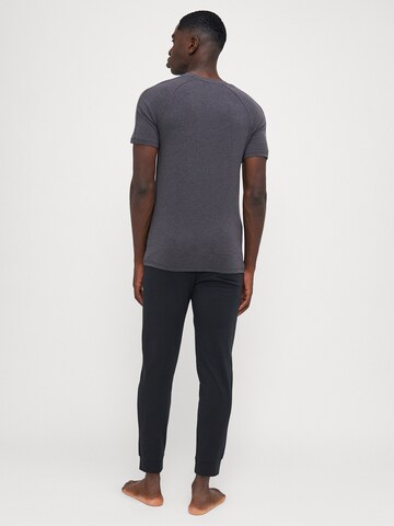 T-Shirt BOSS en gris : derrière