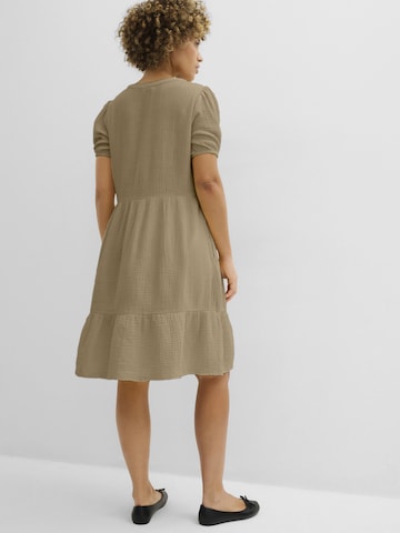 bonprix Oversized jurk in Bruin