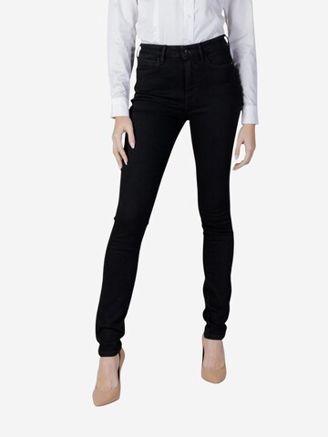 GUESS - Skinny Vaquero '1981 W2YA46 D4PZ1' en negro: frente
