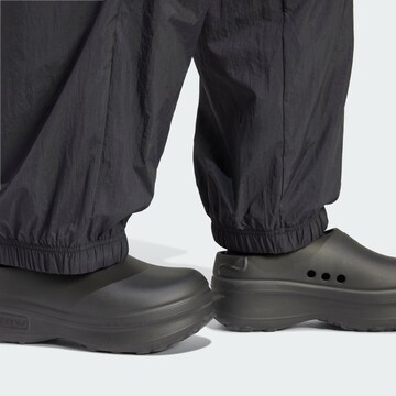 Effilé Pantalon 'Essentials' ADIDAS ORIGINALS en noir