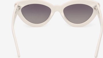GUESS Sonnenbrille in Weiß