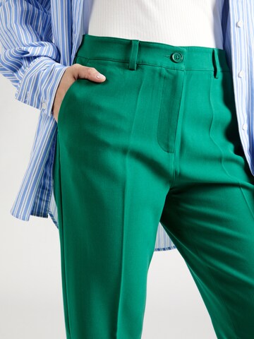 UNITED COLORS OF BENETTON Regular Trousers with creases in Green