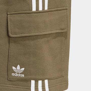 ADIDAS ORIGINALS Loose fit Cargo Pants in Green