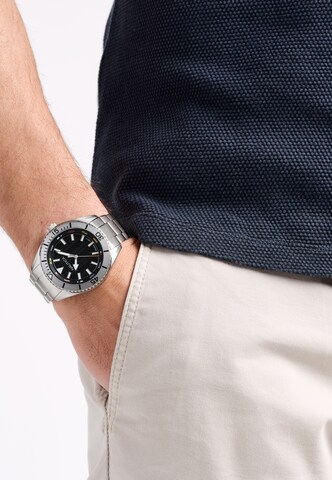 Montre à affichage analogique 'NCT WINDWARD' NAUTICA en argent : devant