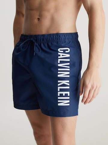 Calvin Klein Swimwear Uimashortsit 'Intense Power' värissä sininen: edessä
