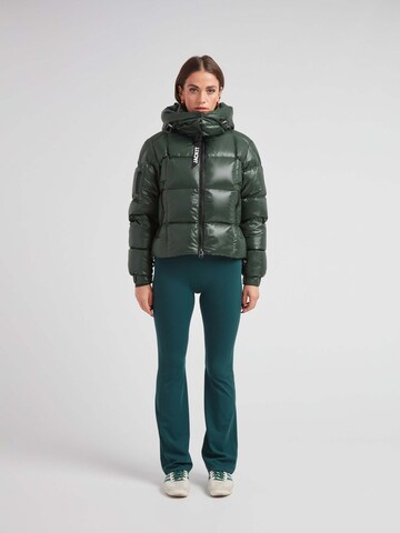 Veste outdoor ' EZ Boxed Crop Puffer Lux ' JACK1T en vert