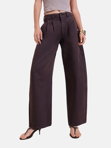Friends Like These Vat Bandplooi jeans in Rood: voorkant
