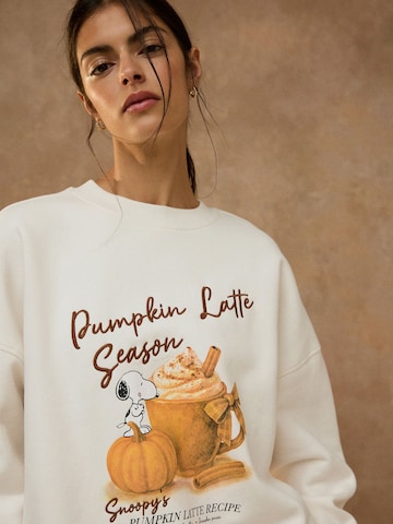 Sweat-shirt 'Pumpkin Latte Snoopy Licence' Next en beige