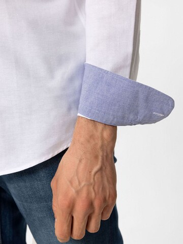 Coupe regular Chemise Dandalo en blanc