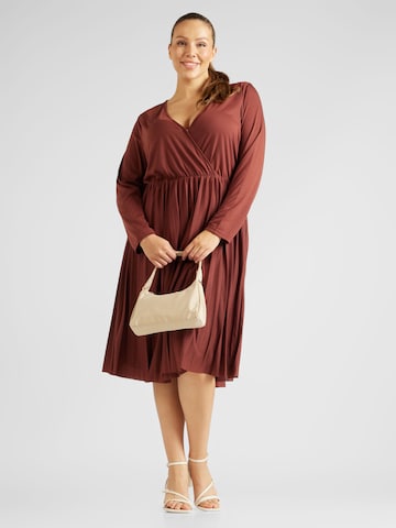 ABOUT YOU Curvy - Vestido 'Cleo Dress' en marrón