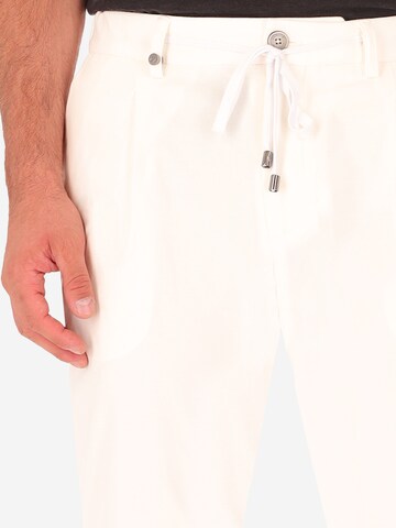 Effilé Pantalon à pince 'Rio' Distretto12 en blanc