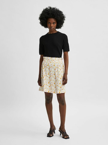 Selected Femme Petite Skirt 'MILLY' in Beige