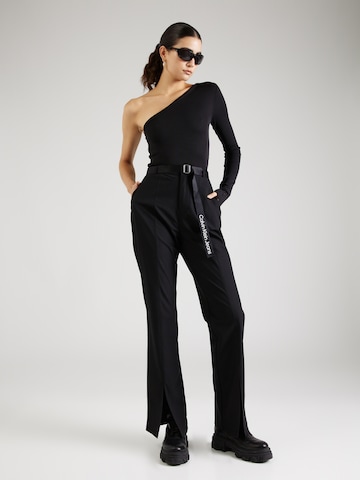 Calvin Klein JeansFlared/zvonoliki kroj Hlače na crtu - crna boja