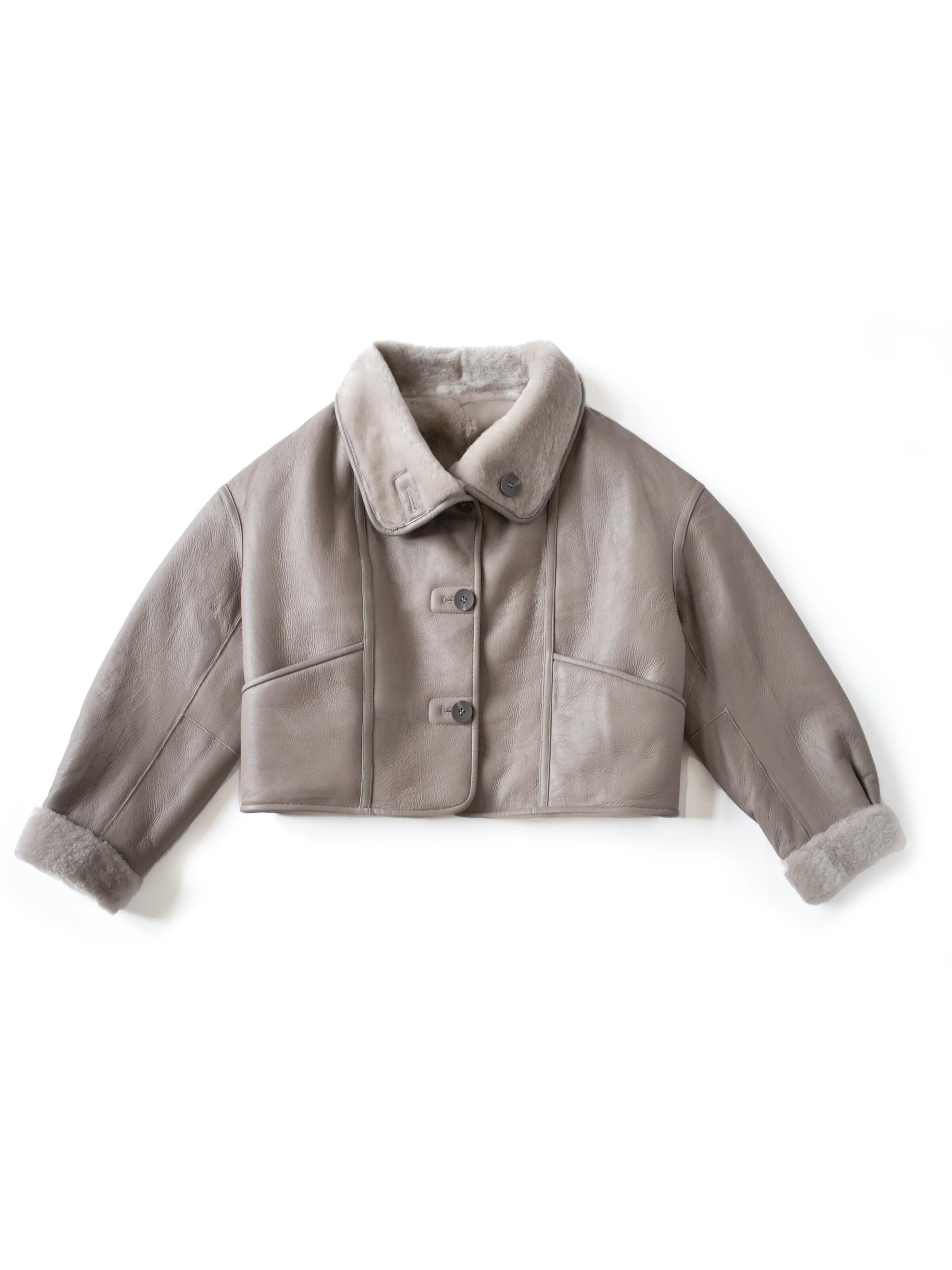 Just things we like Winterjas 'CHO Reversible Shearling Jacket' in Beige: voorkant