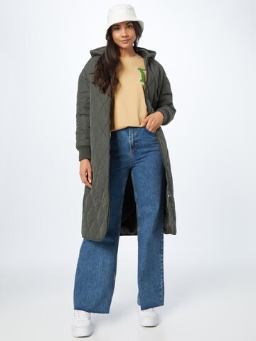 Manteau mi-saison 'Darja' ABOUT YOU en vert