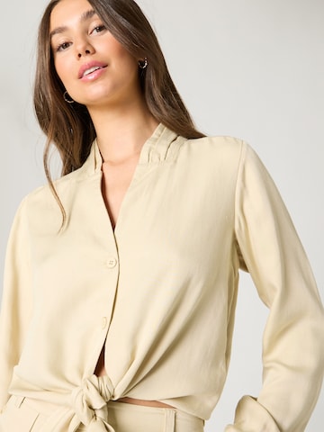 Guido Maria Kretschmer Women Bluse 'Mirja' in Beige