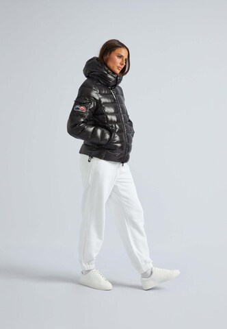 JACK1T Winterjacke  ' Squadra' in Schwarz
