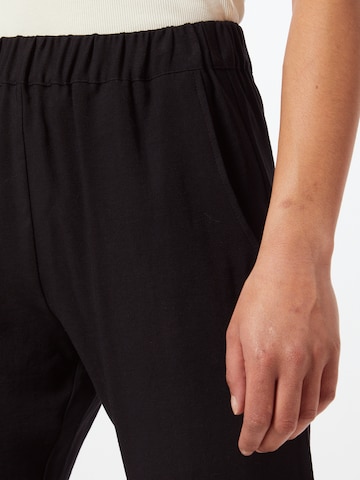 Karo Kauer Tapered Broek 'Mercy' in Zwart