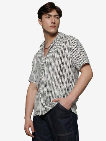 Campus Sutra - Ajuste confortable Camisa 'Malachi' en blanco