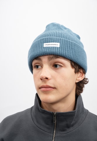 Cleptomanicx Beanie 'Shortie 2' in Blue: front
