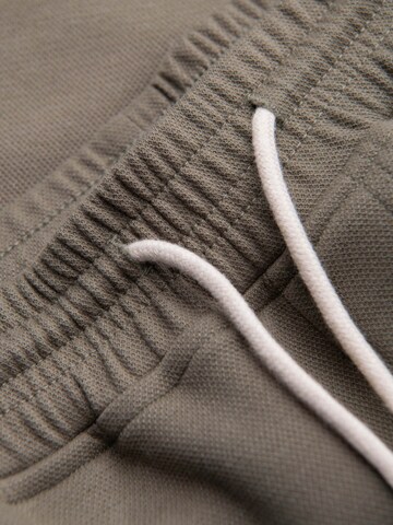 regular Pantaloni sportivi di Ombre in verde