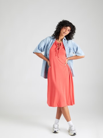 Robe 'Nyeri' Masai en rouge