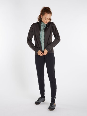 PROTEST Sportjacke 'PRTRAISIN' in Schwarz