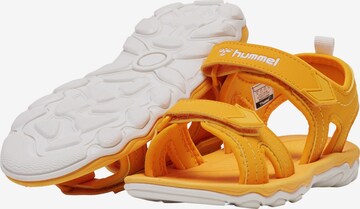 Chaussures ouvertes Hummel en jaune