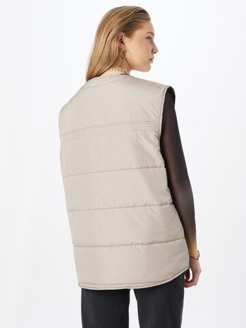 Gilet 'Kinsley' di Esmé Studios in grigio