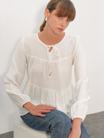 Bigdart - Blusa em branco