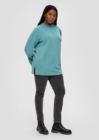 TRIANGLE Sweatshirt in Blau